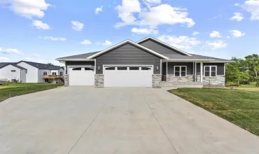 5 Bedrooms Bedrooms, ,3 BathroomsBathrooms,Residential,2416 Kestrel Dr SE, Cedar Rapids, Iowa 52403,202504047