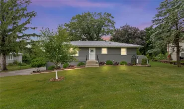 3 Bedrooms Bedrooms, ,2 BathroomsBathrooms,Residential,1010 Belmont, Cedar Rapids, Iowa 52405,2504584