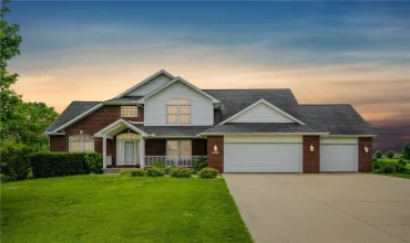 4 Bedrooms Bedrooms, ,3 BathroomsBathrooms,Residential,5515 Mustang, Cedar Rapids, Iowa 52411,2504592