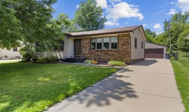 3 Bedrooms Bedrooms, ,2 BathroomsBathrooms,Residential,2540 Lori, Cedar Rapids, Iowa 52404,2504601