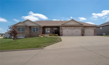 4 Bedrooms Bedrooms, ,3 BathroomsBathrooms,Residential,419 Angela Jean, Iowa 52068,2504638