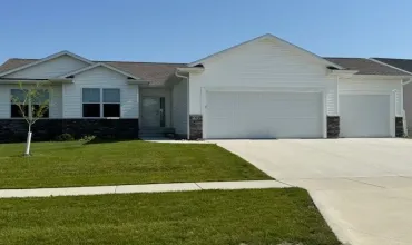 4 Bedrooms Bedrooms, ,3 BathroomsBathrooms,Residential,1326 Echo Ridge, Marion, Iowa 52302,2504637