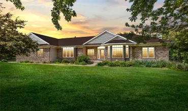4 Bedrooms Bedrooms, ,3 BathroomsBathrooms,Residential,4452 Plumberry, Ely, Iowa 52227,2504625