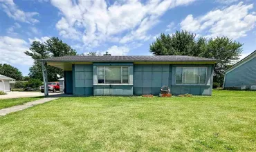2 Bedrooms Bedrooms, ,1 BathroomBathrooms,Residential,415 Main St., Sigourney, Iowa 52591,202504139