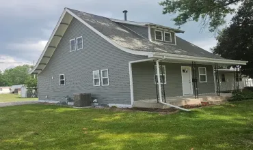 3 Bedrooms Bedrooms, 8 Rooms Rooms,2 BathroomsBathrooms,Residential,807 5th, Belle Plaine, Iowa 52208,2504668