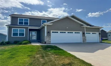 3 Bedrooms Bedrooms, ,2 BathroomsBathrooms,Residential,509 Grey Slate, Cedar Rapids, Iowa 52404,2504671
