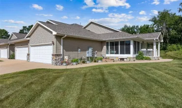 3 Bedrooms Bedrooms, ,3 BathroomsBathrooms,Residential,3531 Stoney Point Road SW, Cedar Rapids, Iowa 52404,2504649