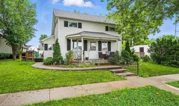 3 Bedrooms Bedrooms, ,1 BathroomBathrooms,Residential,303 Commercial St, Lone Tree, Iowa 52755,202504202