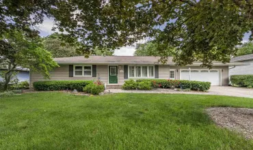 3 Bedrooms Bedrooms, ,2 BathroomsBathrooms,Residential,742 10th Ave, Washington, Iowa 52353,202504281