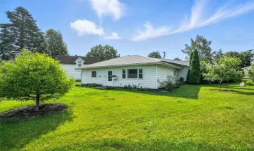 2 Bedrooms Bedrooms, ,2 BathroomsBathrooms,Residential,613 Madison, Washington, Iowa 52353,202504273