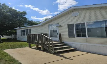 3 Bedrooms Bedrooms, ,2 BathroomsBathrooms,Residential,369 Saint Olaf St SW, Cedar Rapids, Iowa 52404,202504304