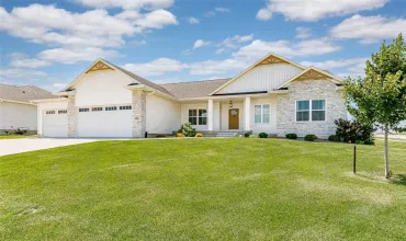 5 Bedrooms Bedrooms, ,3 BathroomsBathrooms,Residential,3149 Windsor, Robins, Iowa 52328,2505922
