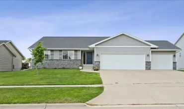 3 Bedrooms Bedrooms, 6 Rooms Rooms,2 BathroomsBathrooms,Residential,820 Oak Park Circle, Marion, Iowa 52302,2505916