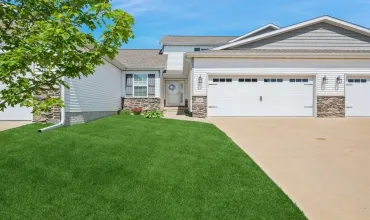 3 Bedrooms Bedrooms, ,2 BathroomsBathrooms,Residential,3212 Sherwood, Marion, Iowa 52302,2505928