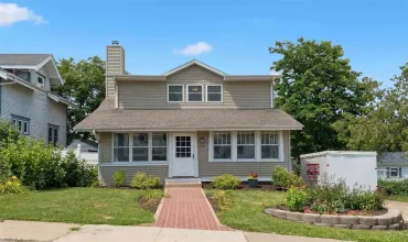 4 Bedrooms Bedrooms, ,2 BathroomsBathrooms,Residential,1946 Higley Ave SE, Cedar Rapids, Iowa 52403,202504406