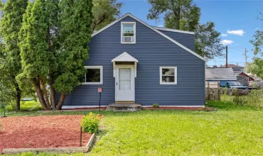 2 Bedrooms Bedrooms, 4 Rooms Rooms,1 BathroomBathrooms,Residential,1137 15th, Cedar Rapids, Iowa 52404,2505989