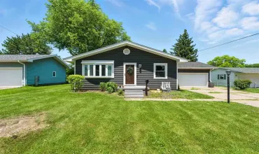4 Bedrooms Bedrooms, ,2 BathroomsBathrooms,Residential,2113 Ridgewood Ave, Muscatine, Iowa 52761,202504438