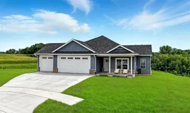 4 Bedrooms Bedrooms, ,3 BathroomsBathrooms,Residential,310 Vista Ridge Dr, Kalona, Iowa 52247,202504459