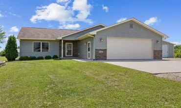 4 Bedrooms Bedrooms, ,3 BathroomsBathrooms,Residential,2089 117th, Kalona, Iowa 52247,2505947