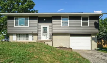 4 Bedrooms Bedrooms, ,1 BathroomBathrooms,Residential,3140 Stratford, Cedar Rapids, Iowa 52404,2505931
