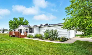 3 Bedrooms Bedrooms, ,2 BathroomsBathrooms,Residential,138 Paddock Cir, Iowa City, Iowa 52240,202504482