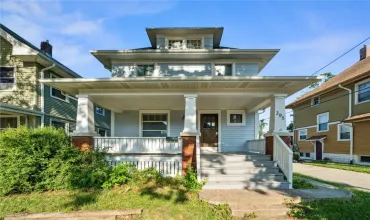 3 Bedrooms Bedrooms, 6 Rooms Rooms,1 BathroomBathrooms,Residential,395 18th St SE, Cedar Rapids, Iowa 52403,2506083