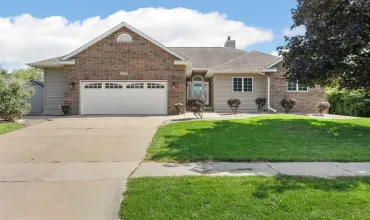 4 Bedrooms Bedrooms, ,3 BathroomsBathrooms,Residential,1125 Saint Andrews Dr, North Liberty, Iowa 52317,202504547