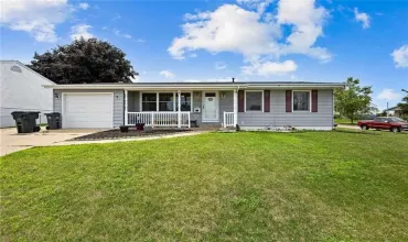 4 Bedrooms Bedrooms, ,1 BathroomBathrooms,Residential,200 Drexel Dr SW, Cedar Rapids, Iowa 52404,202504552