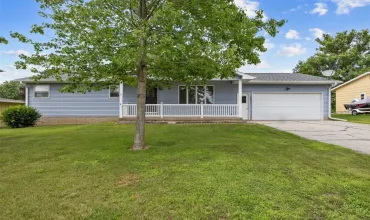 3 Bedrooms Bedrooms, ,2 BathroomsBathrooms,Residential,805 17th, Vinton, Iowa 52349,2506129