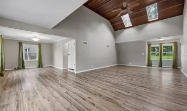 4 Bedrooms Bedrooms, 8 Rooms Rooms,2 BathroomsBathrooms,Residential,2539 Vernon, Cedar Rapids, Iowa 52403,2506142