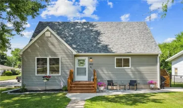 4 Bedrooms Bedrooms, ,2 BathroomsBathrooms,Residential,1102 2nd, Anamosa, Iowa 52205,2506153