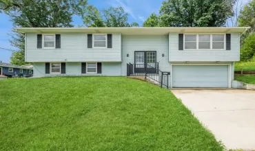 4 Bedrooms Bedrooms, ,2 BathroomsBathrooms,Residential,2029 Knollshire Rd NE, Cedar Rapids, Iowa 52402,2506127