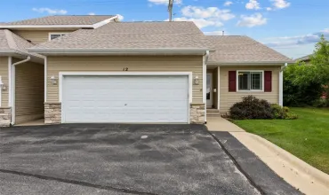 2 Bedrooms Bedrooms, ,2 BathroomsBathrooms,Residential,1458 Tower, 12, Cedar Rapids, Iowa 52402,2506166