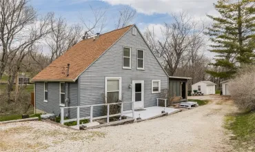 3 Bedrooms Bedrooms, 6 Rooms Rooms,1 BathroomBathrooms,Residential,1231 Holmans, Mt Vernon, Iowa 52314,2506226