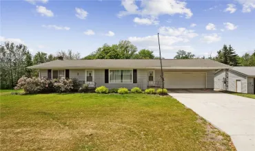 3 Bedrooms Bedrooms, 5 Rooms Rooms,1 BathroomBathrooms,Residential,75 Jefferson, Swisher, Iowa 52238,2506037