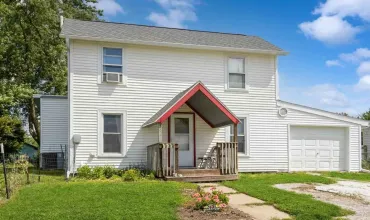 3 Bedrooms Bedrooms, ,1 BathroomBathrooms,Residential,301 Cedar St, West Branch, Iowa 52358,202504675