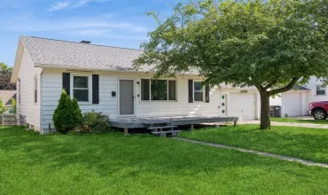 3 Bedrooms Bedrooms, 5 Rooms Rooms,1 BathroomBathrooms,Residential,2100 10th, Marion, Iowa 52302,2506244