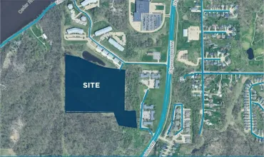 Farm, of River Bluffs, Cedar Rapids, Iowa 52405,2506290
