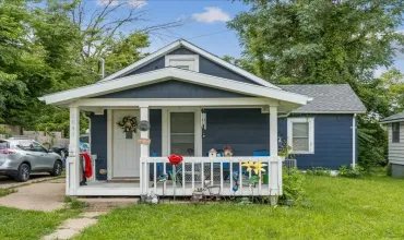 2 Bedrooms Bedrooms, ,1 BathroomBathrooms,Residential,1041 19th St SE, Cedar Rapids, Iowa 52403,2506066