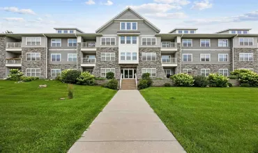 2 Bedrooms Bedrooms, 0 ,2 BathroomsBathrooms,Residential,260 Scott Blvd, 103, Iowa City, Iowa 52245,202504775