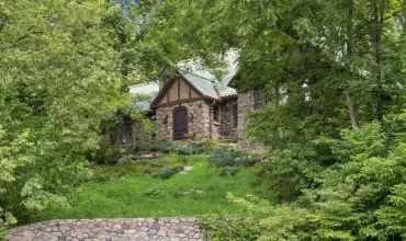 5 Bedrooms Bedrooms, 0 ,3 BathroomsBathrooms,Residential,1818 Dubuque St, Iowa City, Iowa 52245,202504763