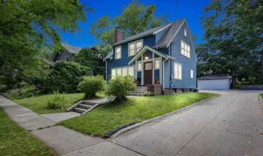 3 Bedrooms Bedrooms, 0 ,3 BathroomsBathrooms,Residential,445 Clark St, Iowa City, Iowa 52240,202504791