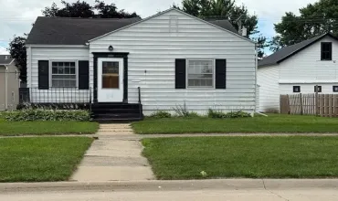 3 Bedrooms Bedrooms, 5 Rooms Rooms,1 BathroomBathrooms,Residential,305 Butler, Manchester, Iowa 52057,2506452