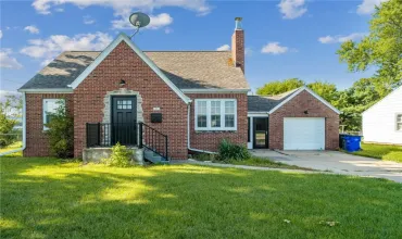 3 Bedrooms Bedrooms, 5 Rooms Rooms,1 BathroomBathrooms,Residential,1051 35th, Cedar Rapids, Iowa 52402,2506508