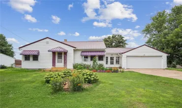 2 Bedrooms Bedrooms, 0 ,1 BathroomBathrooms,Residential,202 W Farmers, Stanwood, Iowa 52337,2506505