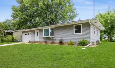 3 Bedrooms Bedrooms, 0 ,2 BathroomsBathrooms,Residential,1810 California Ave, Iowa City, Iowa 52240,202504778