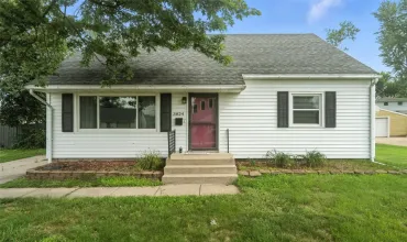 3 Bedrooms Bedrooms, 0 ,1 BathroomBathrooms,Residential,3824 Dalewood, Cedar Rapids, Iowa 52403,2506534