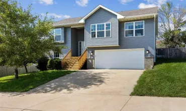4 Bedrooms Bedrooms, 0 ,3 BathroomsBathrooms,Residential,960 Covered Wagon Dr, Iowa City, Iowa 52240,202504867