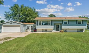 3 Bedrooms Bedrooms, 0 ,2 BathroomsBathrooms,Residential,3371 Schmickle, Marion, Iowa 52302,2506592