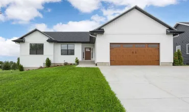 5 Bedrooms Bedrooms, 0 ,3 BathroomsBathrooms,Residential,200 Cherry Park Dr NW, Cedar Rapids, Iowa 52405,202504873